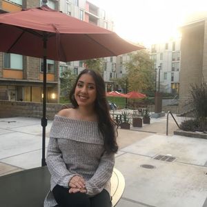 Meet your Posher, Mariela